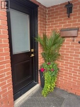Building Photo - 14 Bramhall Ct
