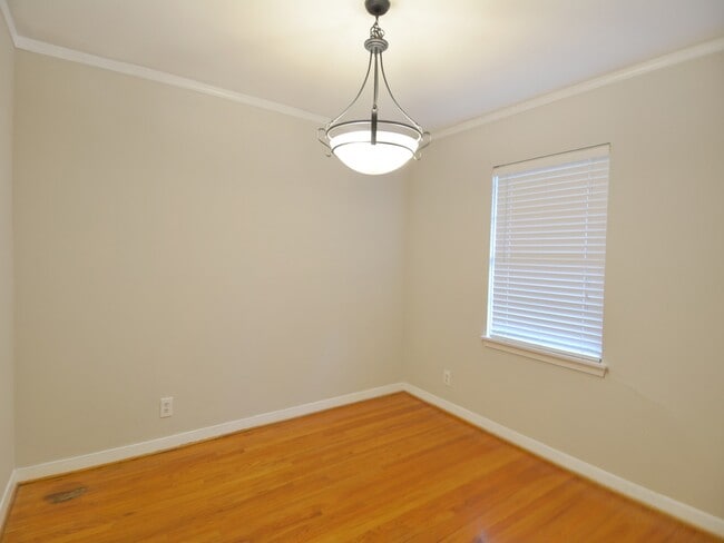 Building Photo - 7515 Schiller St