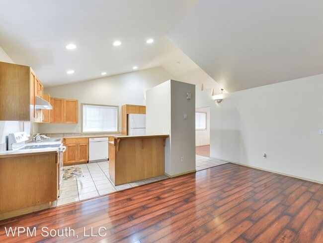 Foto del edificio - 3 br, 2 bath House - 11108 S.E. 168th St.