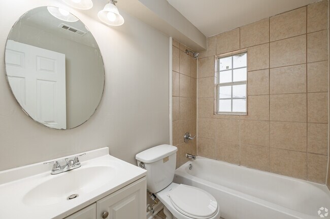 Jardines del Corredor - Baño - Westside Future Fund