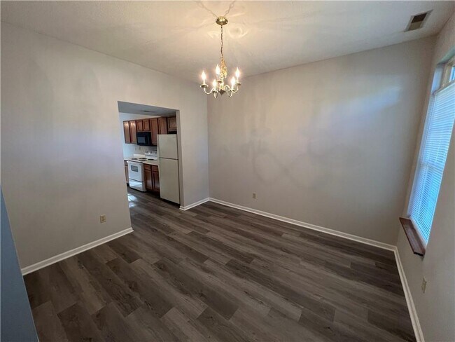 Building Photo - 3047 River Shore Pl