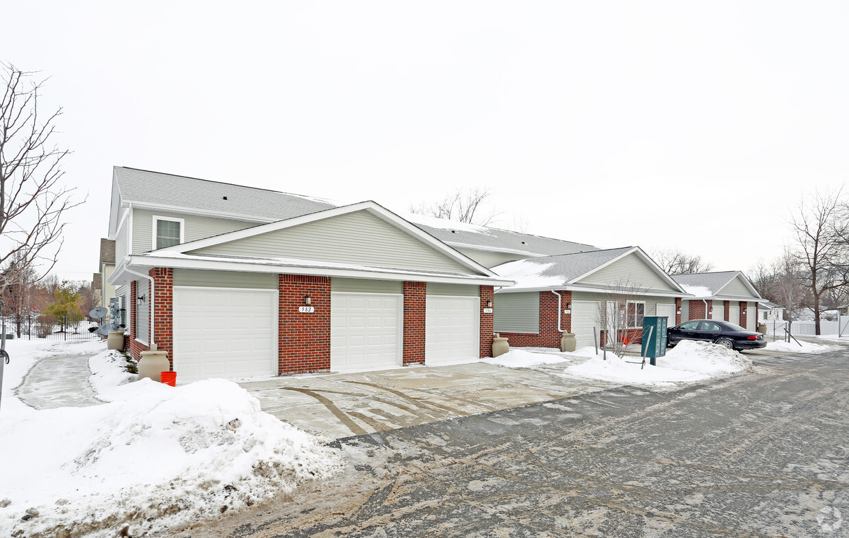 Foto del edificio - Palmer Pointe Townhomes