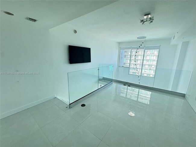 Foto del edificio - 60 SW 13th St