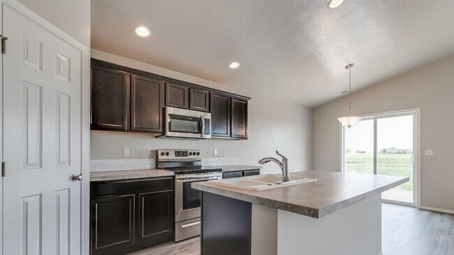 Building Photo - Coming Soon !!! Great location, 3 bedroom ...