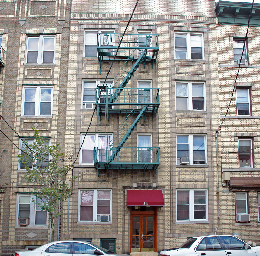 Building Photo - 311 62nd St