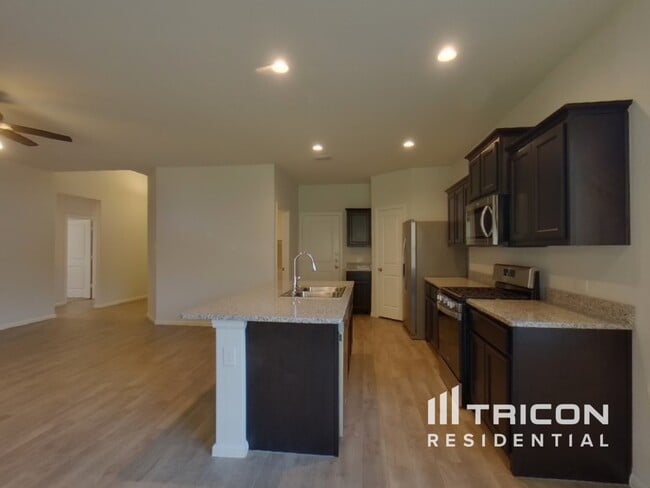 Building Photo - 2404 Sunset Beach Ct
