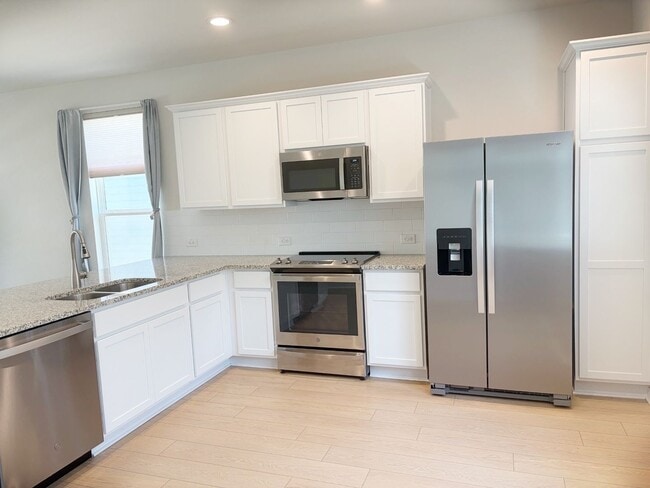 Building Photo - 2 Bed / 2.5 Bath Home Ready for Lease!