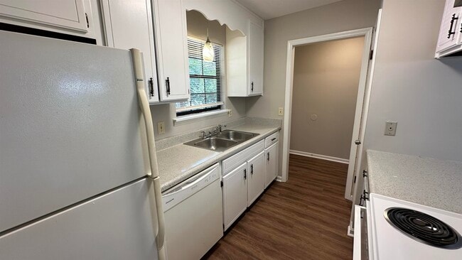 Building Photo - 2496 Southwood Plantation Rd