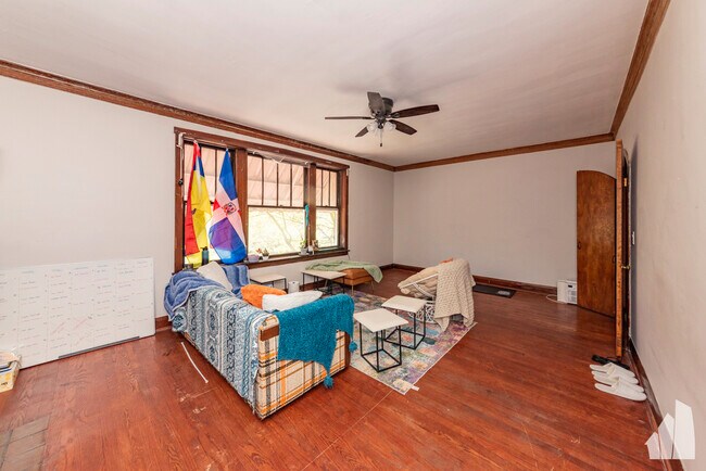 Foto del edificio - 3310 W Armitage Ave