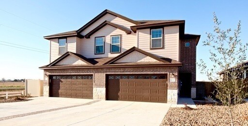 Building Photo - LUXURY TOWNHOME LOCATED IN BASTROP, TEXAS!
