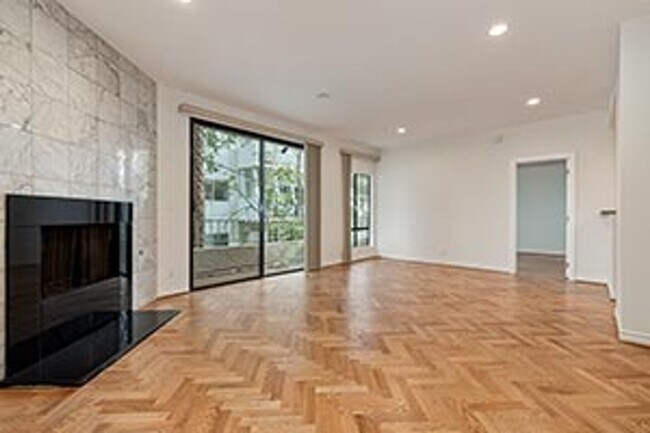 Foto del edificio - 1140 Alta Loma Rd