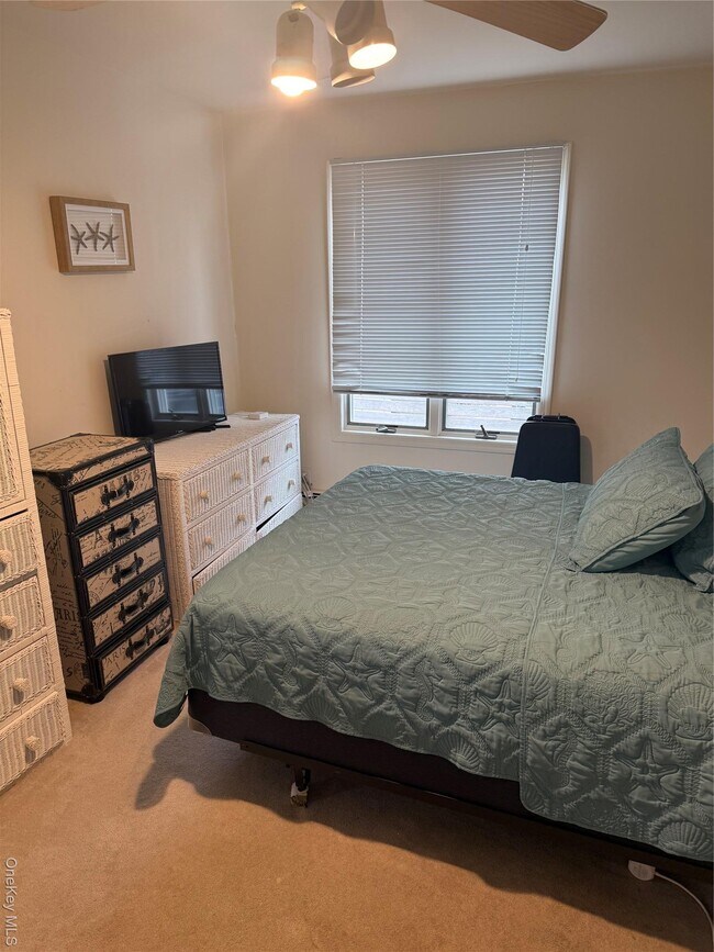 Foto del edificio - 136 E Olive St