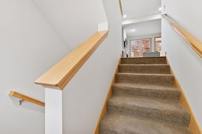 Foto del edificio - 10749 Falling Water Ln