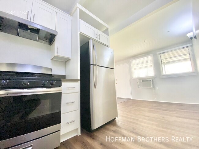 Building Photo - 5706 La Mirada Ave