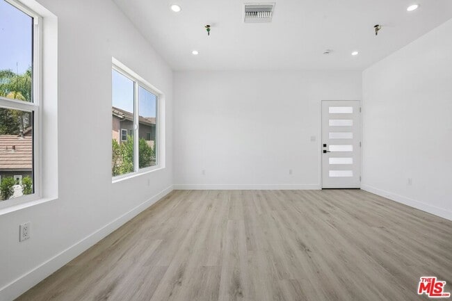 Building Photo - 1434 Beverwil Dr