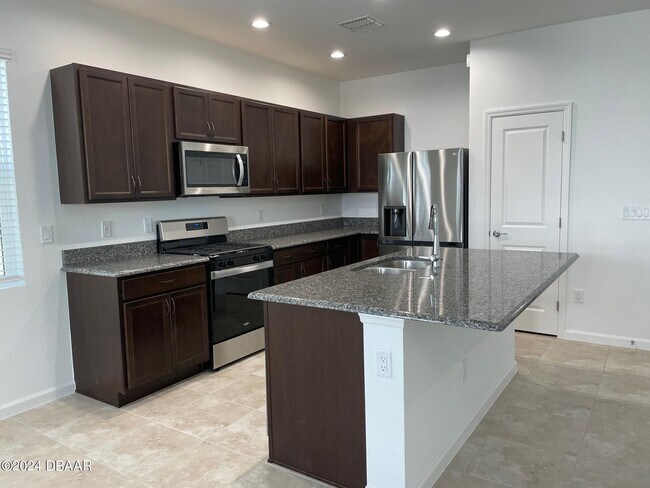 Building Photo - 304 Pop Top Ln