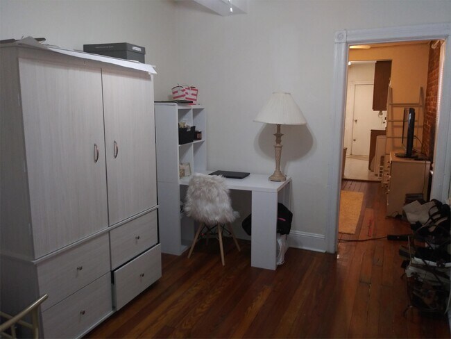 Foto del edificio - 2137 Newport Pl NW