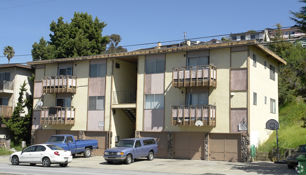1686216868 Foothill Blvd, San Leandro, CA 94578 Apartments at 1686216868 Foothill Blvd San