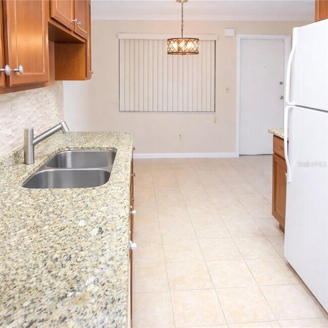 Foto del edificio - 5273 Vineland Rd