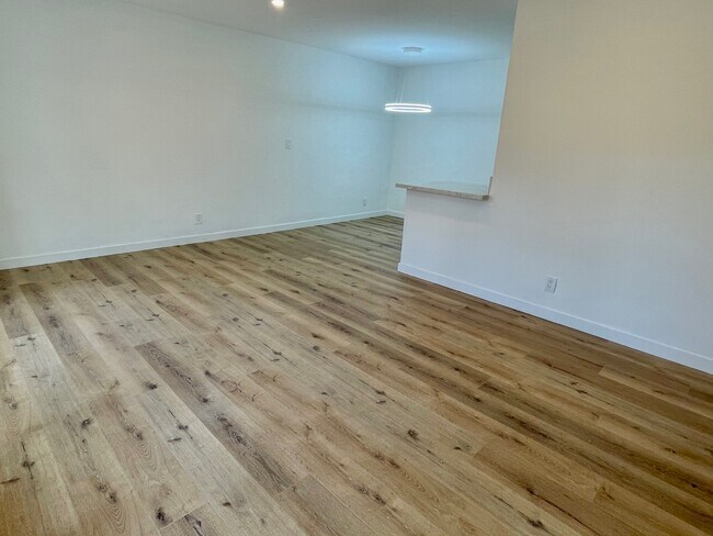 Foto del edificio - 11511 Rochester Ave