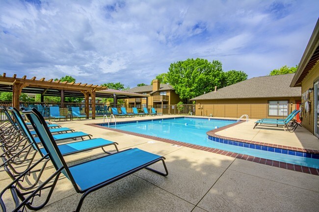 Countryside Village Apartments Moore, OK