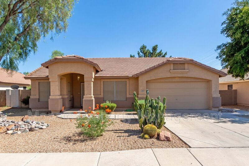 Foto principal - 2033 E Willow Wick Rd