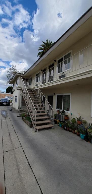 Building Photo - 7607 Comstock Ave. Whittier