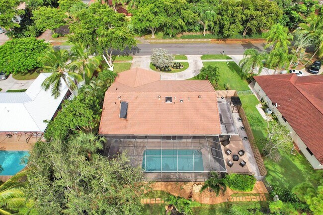 Foto del edificio - 3578 Lakeview Dr