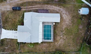 Building Photo - 706 Arianne Ct