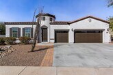 Primary Photo - Stunning 4 bedroom, 3 bathroom home in the...