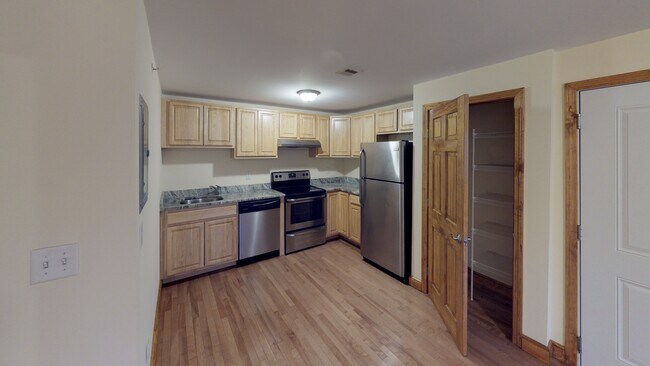 Building Photo - 38 W Elm Ter