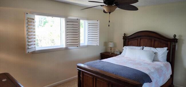 Building Photo - 207 Tropic Isle Dr