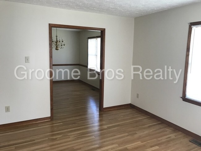 Building Photo - 88 Taraby Dr