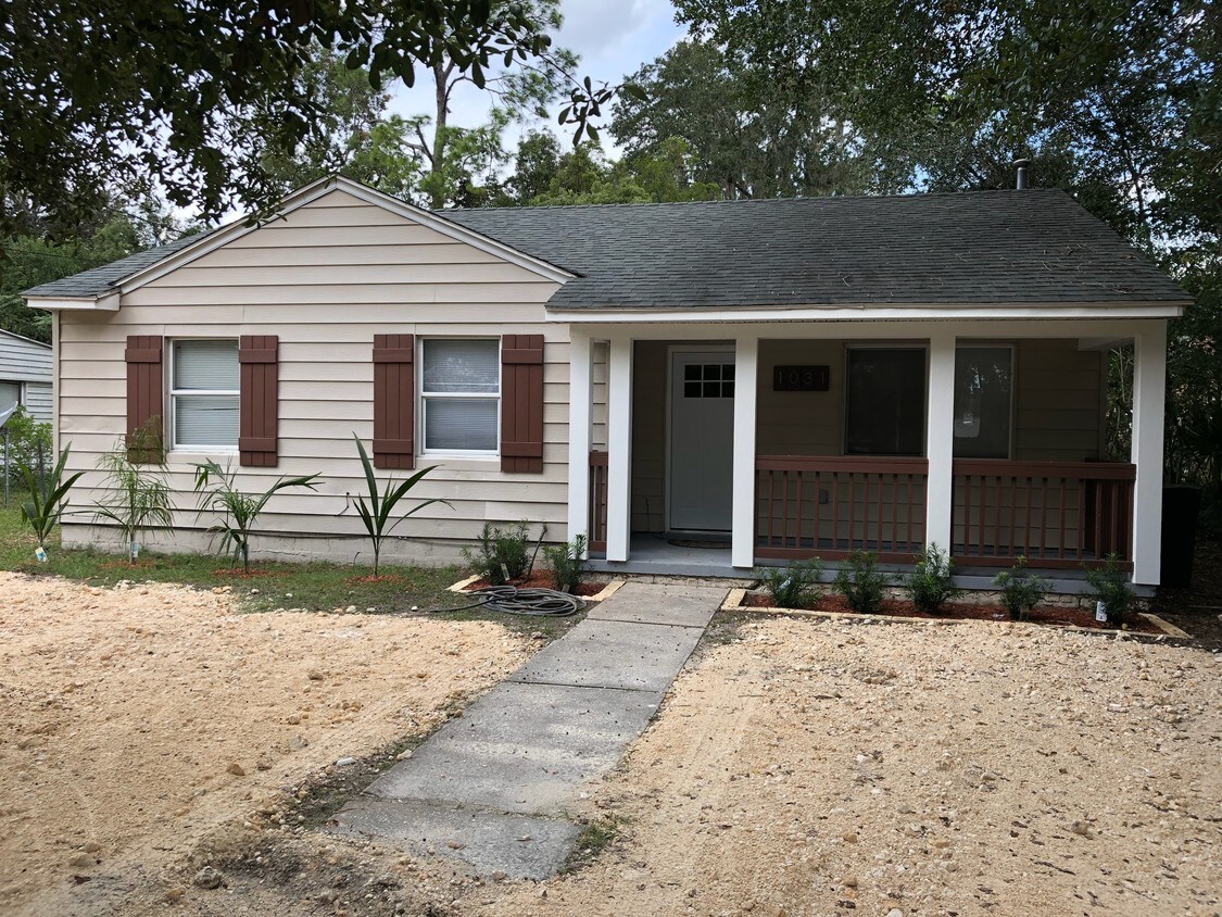 1030 NE 1st Ave, Gainesville, FL 32601 House Rental in Gainesville