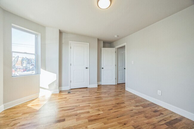 Foto del edificio - Newly Renovation 3 Bedroom 1 Bathroom House