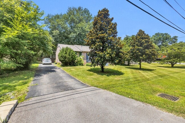 Building Photo - 4815 Danby Dr