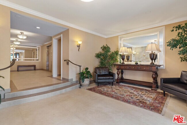 Foto del edificio - 1250 S Beverly Glen Blvd