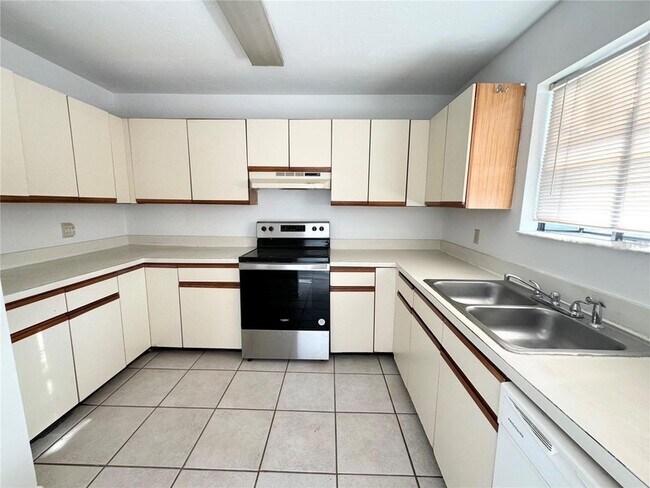 Foto del edificio - 2300 SW 43rd St