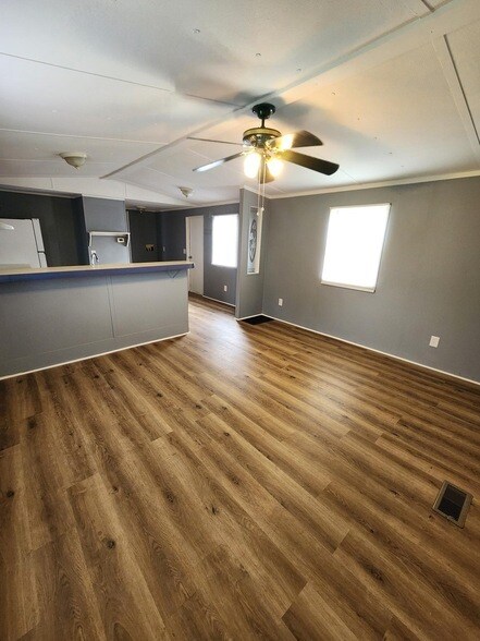 Building Photo - 2533 Murfreesboro Hwy