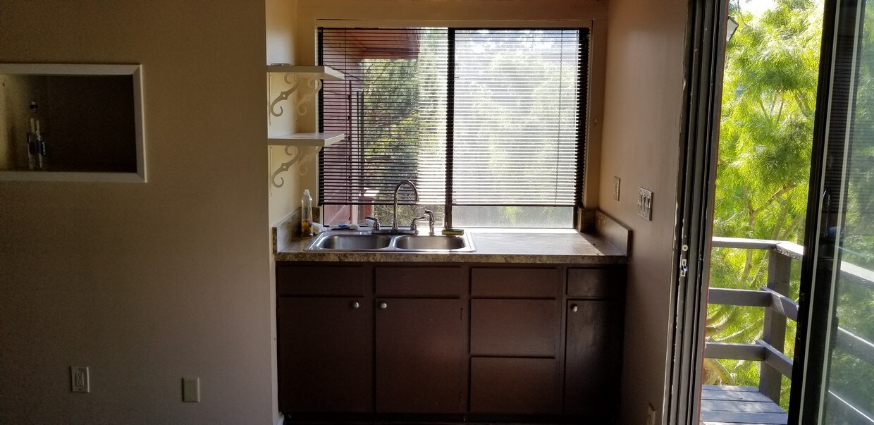 Kitchenette - 237 W Avenida Alessandro