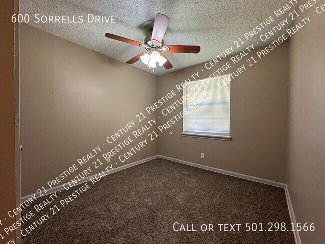 Foto del edificio - 600 Sorrells Dr