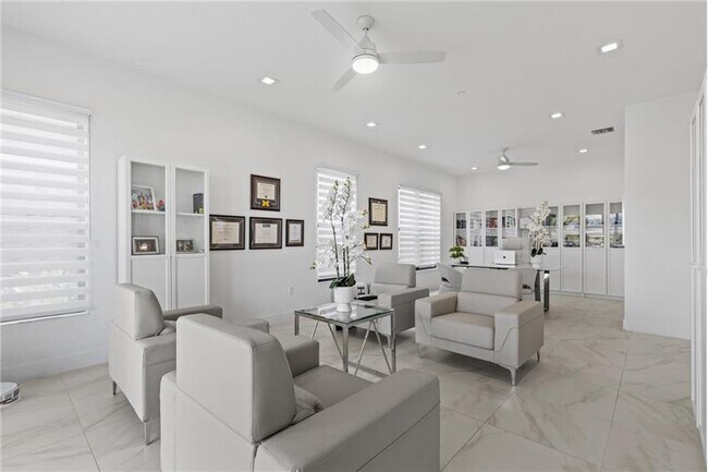 Foto del edificio - 12884 Wingspan Ct