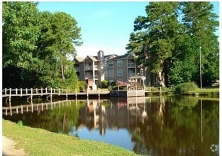 Building Photo - 663 Bartons Landing Pl