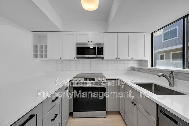 Building Photo - 11586 E Bayaud Dr