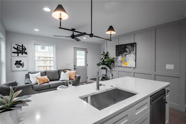 Foto del edificio - 465 Hemlock Cir SE