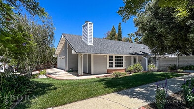 Building Photo - 1006 N Currier Ave