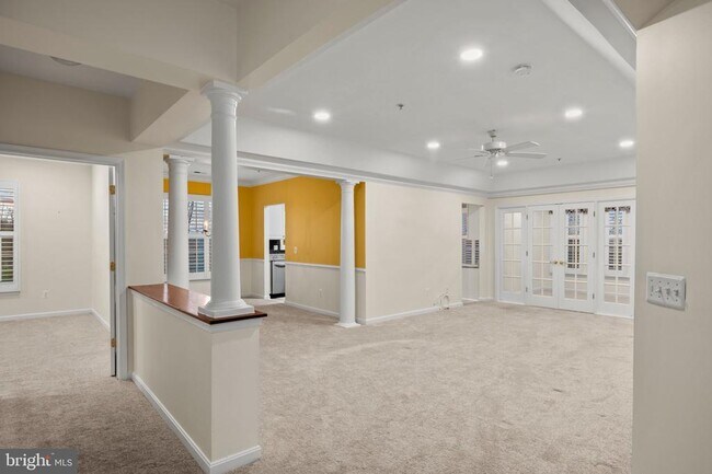 Foto del edificio - 6155 Shadywood Rd