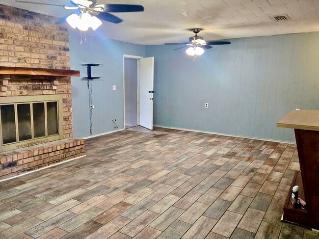 Building Photo - 860 Bingman Dr