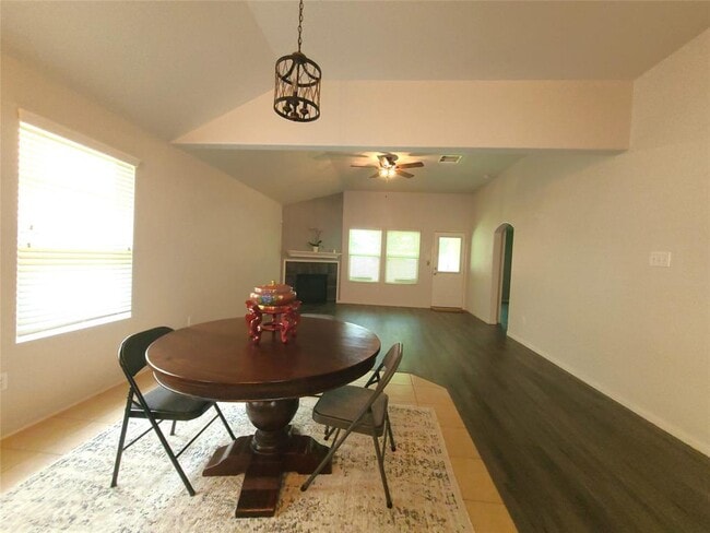 Building Photo - 3103 Thicket Path Way