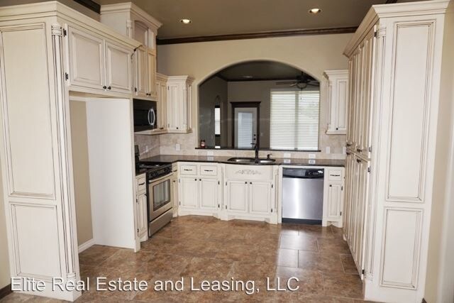 Building Photo - 4 br, 3 bath House - 3016 BROOKSTONE COURT